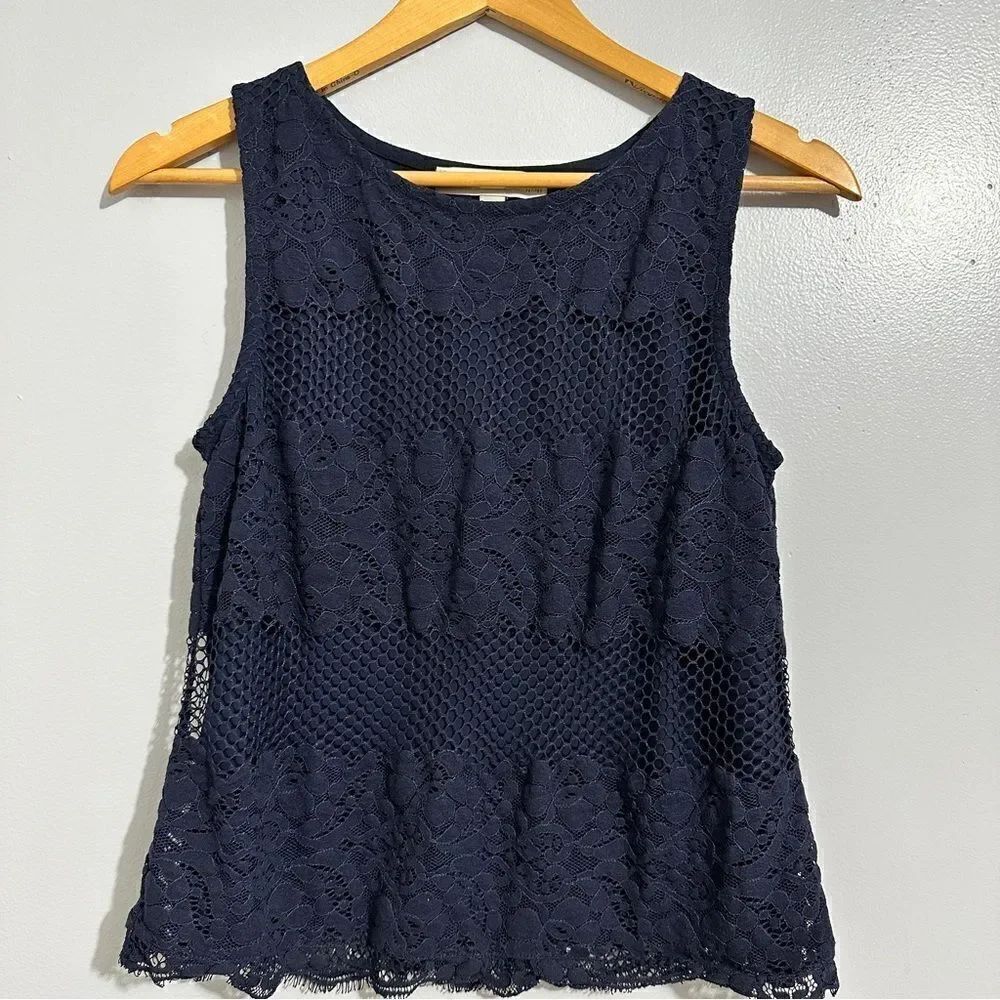 Ann Taylor Loft Navy Blue Floral Lace Sleeveless Crew Neck tank. Size XSP